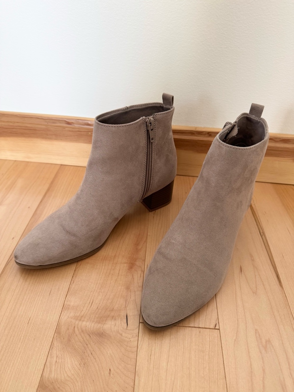 Old Navy Faux Suede Ankle Booties, Taupe/Beige - Neutral, Size 6